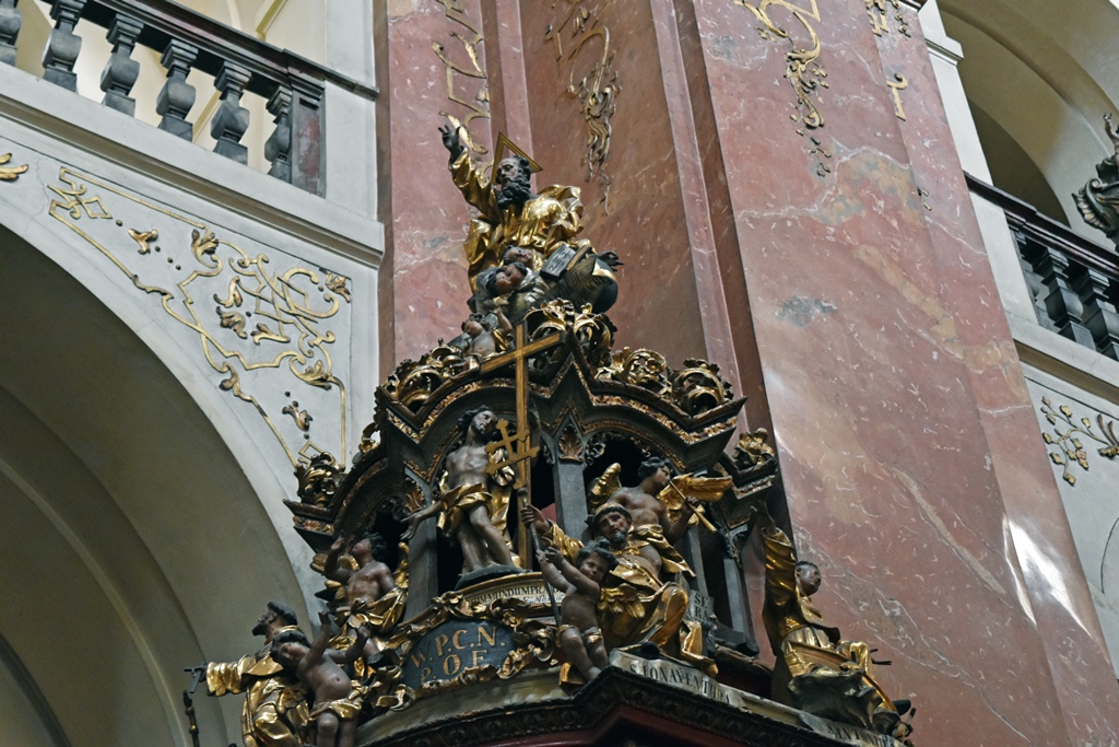 Pulpit Detail